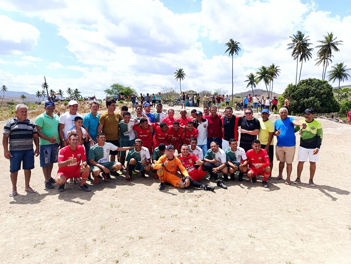 ️ Mais um torneio finalizado com sucesso Neste domingo tivemos a final do torneio de Manoel de Matos, o time de Maria de Melo foi o grande campeão O diretor de esportes @antonio_marcoss0 agradeceu ao prefeito @doutorlucioflavio e a todos os envolvidos neste torneio. Parabéns!!!