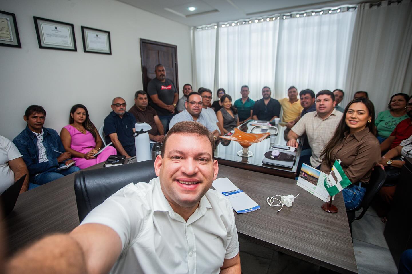 Na Cidade do Trabalho: diálogo, novas possibilidades e muito planejamento estratégico! O Prefeito @jclaudio_neto, reuniu todo #timedegoverno para a primeira reunião de alinhamento. Secretários, seus executivos e técnicos, toda gestão trabalhando de forma integrada, para que os objetivos do governo sejam alcançados. .#CIDADEDOTRABALHO itabaiana.pb.gov.br/site/