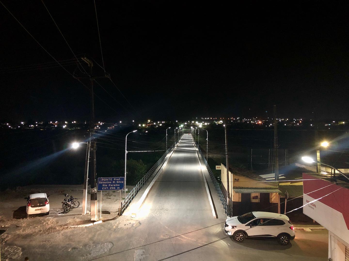 Agooora siim, a Ponte Velha está de cara nova! Instalamos luminárias de #LED em todo percurso, proporcionando a população mais conforto e segurança. Nós amamos o resultado. E vocês o que acharam? #LEDNACIDADE#MAISILUMINAÇÃOPÚBLICA#PMI #TRABALHODEVERDADE