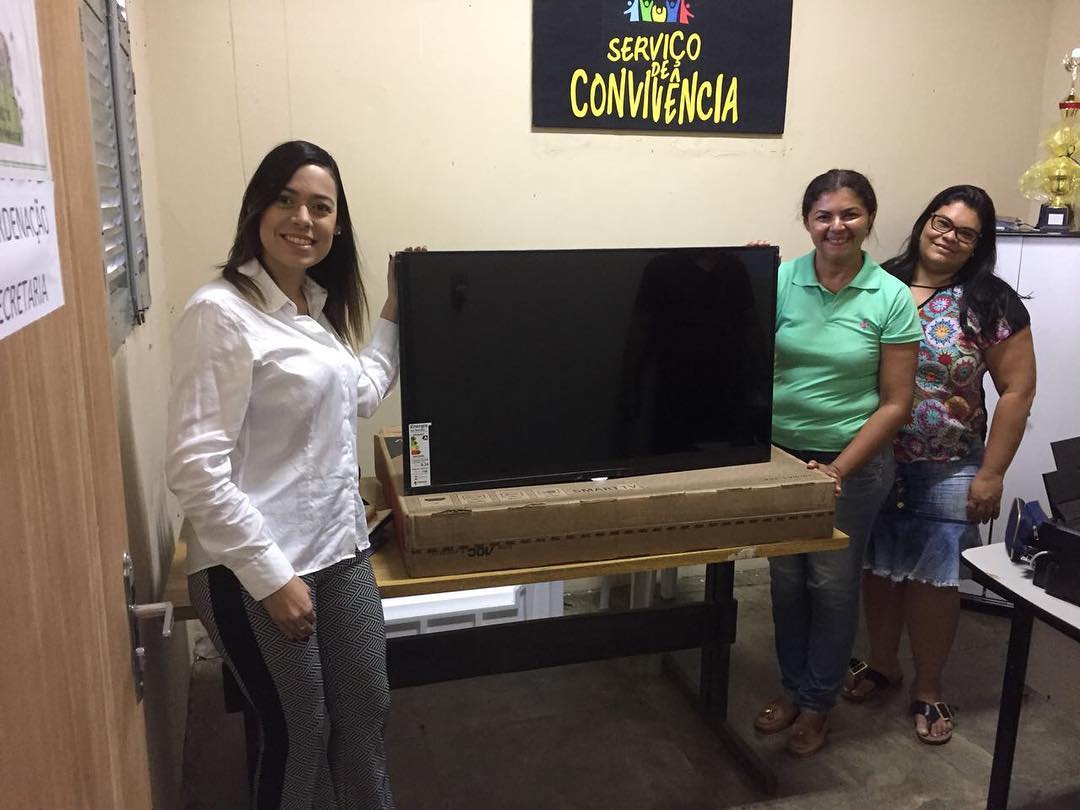 A Prefeitura Municipal de Itabaiana através da Secretaria de Desenvolvimento Humano e Social, entregou na ultima sexta-feira 01 SMART TV ao Centro de Convivência e Fortalecimento de Vínculos, visando oferecer uma melhor estrutura aos usuários. #SDHS#DesejoDeRenascer#RazaoDeProsperar