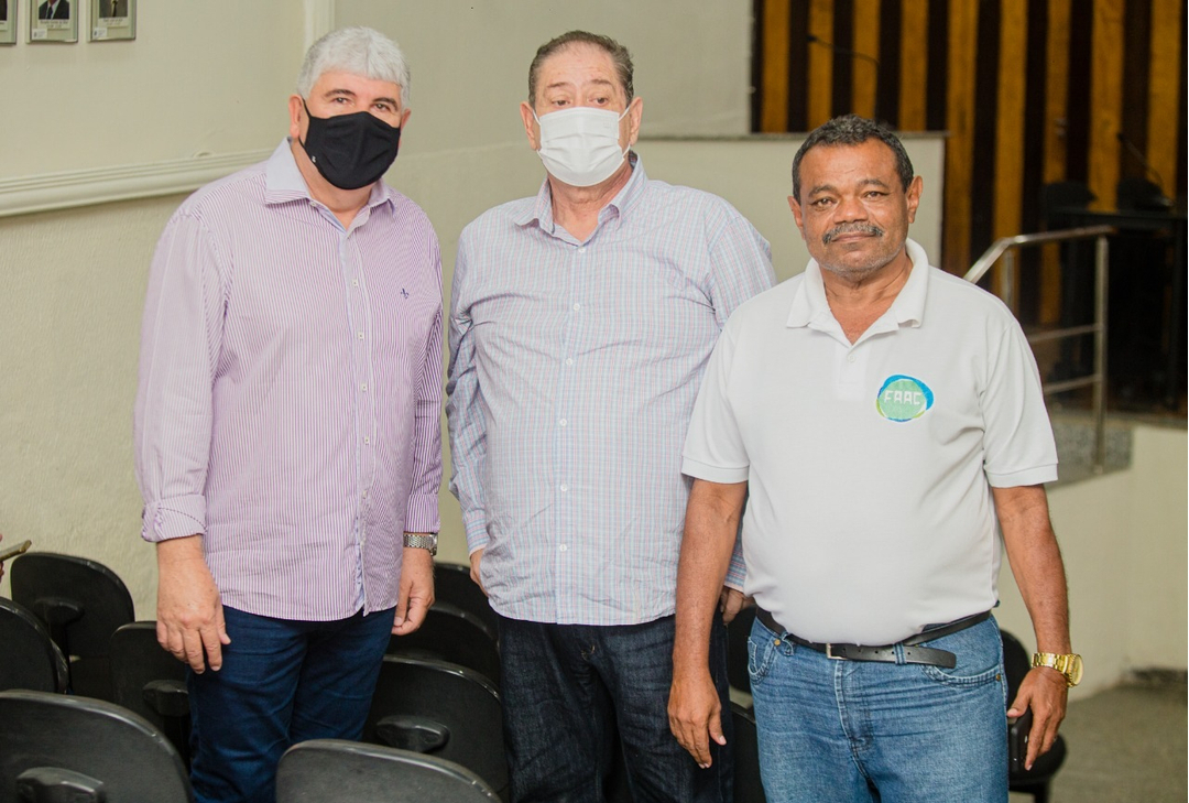 ️Primeiro encontro do Fórum Regional de Atividades Artísticas e Culturais ⠀⠀Itabaiana sediou o primeiro encontro do Fórum Regional de Atividades Artísticas e Culturais (FRAAC), que aconteceu na Câmara Municipal e reuniu prefeitos, secretários e vereadores da região do Vale do Paraíba e do Brejo paraibano.⠀⠀⠀A reunião tratou de assuntos importantes, a exemplo da regularização do FRAAC, estatuto, regionalização da cultura, que viabiliza o trabalho com parcerias e projetos, e também sobre a importância do FRAAC para o fomento da cultura regional e do turismo dos municípios que fazem parte do fórum.⠀⠀#PMI #MAISTRABALHO