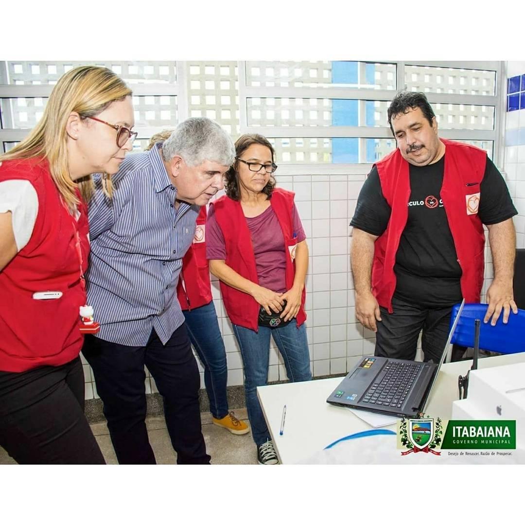 A Rainha do Vale nesta última sexta-feira (07), em parceria com o governo do estado, sediou a "CARAVANA DO CORAÇÃO", projeto que visa oferecer as mulheres grávidas exames de diagnóstico de problemas cardíacos, além de tratar e acompanhar crianças com cardiopatias congênitas e com microcefalia.Nesta quinta edição, a Caravana começou no dia 26 de junho e vai até o dia 09 de julho, iniciando por Cajazeiras e seguindo por Sousa, Catolé do Rocha, Pombal, Patos, Itaporanga, Princesa Isabel, Monteiro, Esperança, Picuí e Guarabira, chegando em Itabaiana, seguindo para Mamanguape. O projeto é desenvolvido pelo Governo da Paraíba, por meio da Secretaria de Estado da Saúde (SES), em parceria com a ONG Círculo do Coração.A equipe que é coordenada pela cardiologista Sandra Mattos, conta com quase 100 profissionais, são médicos, enfermeiros, odontológos, psicólogos, assistentes sociais, professores e estudantes universitários. #DesejoDeRenascer #RazãoDeProsperar
