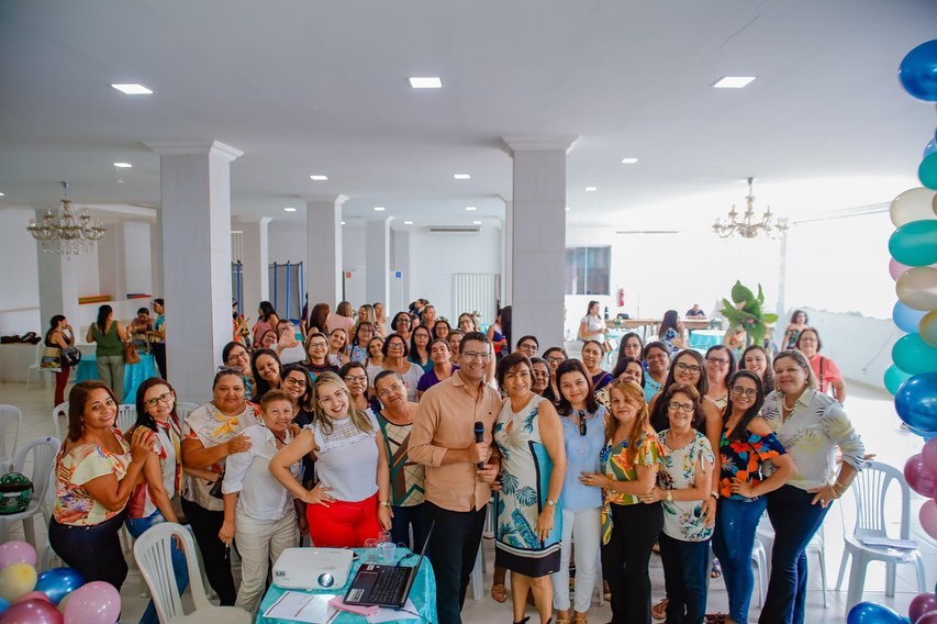 Iniciamos a Jornada Pedagógica 2020, abordando o tema: O impacto da Inteligência Emocional no Cotidiano Escolar, evento que abre oficialmente o Calendário Escolar Municipal. Ao longo desta semana, a Secretaria Municipal de Educação, reuni seus profissionais, com o objetivo de prepará-los para os desafios do ambiente escolar e para discutir a proposta educacional deste ano. #MAISEDUCAÇÃO#PMI #TRABALHODEVERDADE