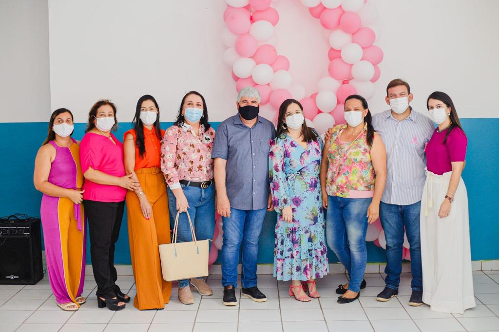 ️Na última sexta aconteceu o Dia D da Campanha Outubro Rosa ⠀⠀⠀A Secretaria de Saúde promoveu a ação na Policlínica Aglair da Silva, em Itabaiana. O evento contou com palestras sobre o tema, ultrassonografia mamária e orientação sobre o autoexame das mamas. ⠀⠀O prefeito @doutorlucioflavio, que também é médico, esteve presente na policlínica para acompanhar as atividades do dia D. ⠀⠀O intuito do Outubro Rosa é conscientizar a população sobre o diagnóstico precoce de cânceres que afetam a saúde da mulher.⠀⠀#MAISSAUDE #PMI #ITABAIANA #MAISTRABALHO