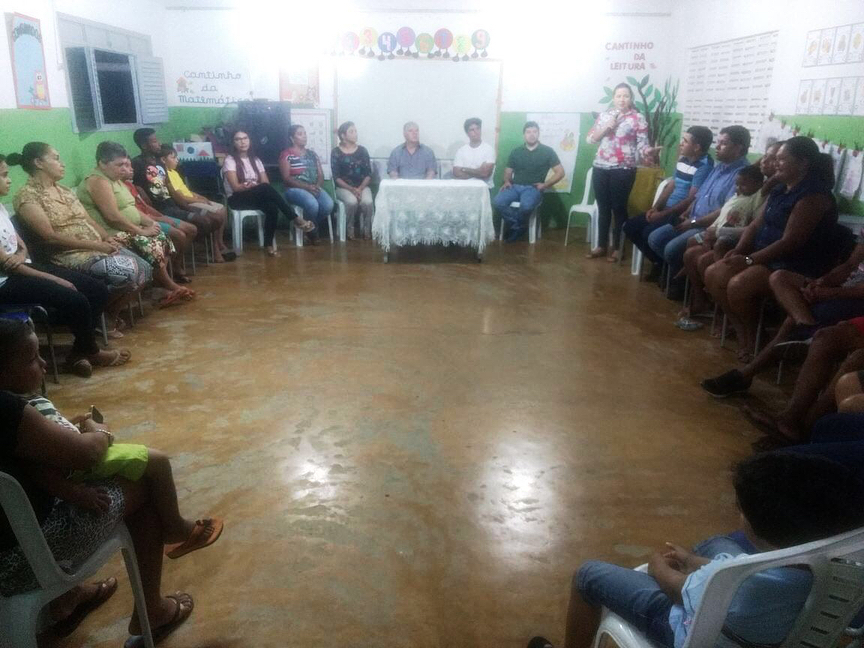 Na noite da última sexta-feira (17), em visita a Escola Municipal João da Trindade, o prefeito Lúcio Flávio e os secretários do governo, participaram de uma roda de conversa com os alunos que fazem parte do programa BRASIL ALFABETIZADO. 🏻♂ 🖥 Leia na integra: http://itabaiana.pb.gov.br Registros desse momento 🏾 #DesejoDeRenascer#RazaoDeProsperar