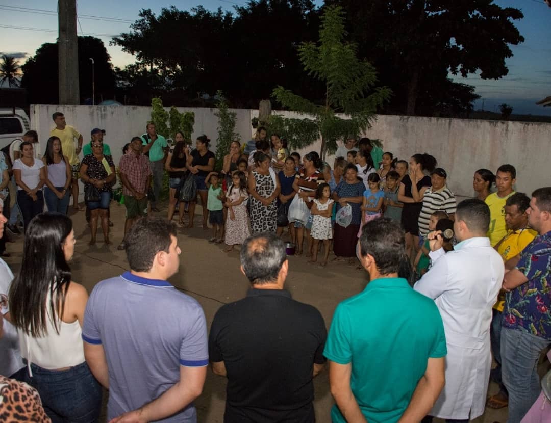 Mais uma edição do Sopão Solidário executada com sucesso. Dessa vez em dose dupla, visitamos a comunidade rural de Lagoa do Rancho, e o bairro Benedito da Silveira!Na oportunidade, nosso fisioterapeuta do NASF Thulio Hagge, falou sobre os diversos serviços ambulatoriais e domiciliares que a equipe presta a população, e nossa facilitadora Suely do SCFV, desenvolveu uma dinâmica que trabalhou a aproximação dos presentes. #MAISAÇÃO#PMI #TRABALHODEVERDADE