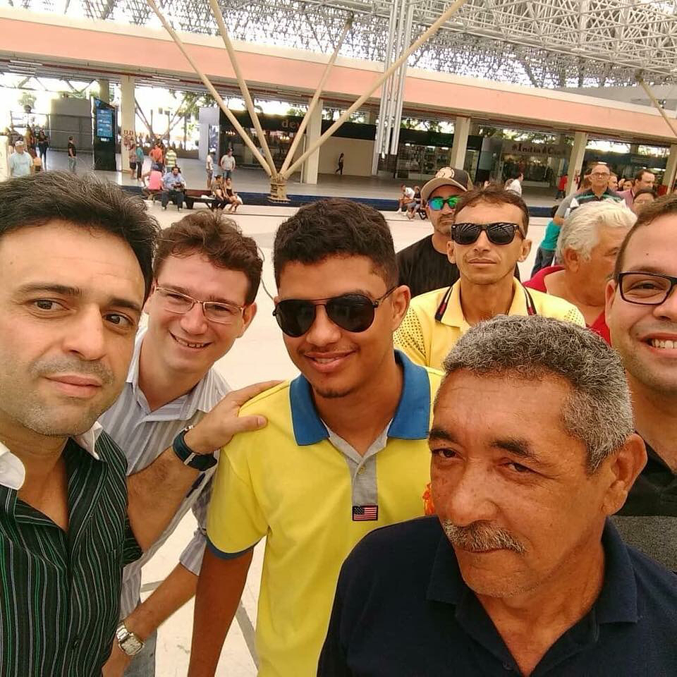 Numa parceria com a Prefeitura Municipal de Itabaiana e o Governo do Estado/ Empreender, o Vice-Prefeito, José Sinval, esteve hoje (15), no Espaço Cultural em João Pessoa, acompanhado os microempreendedores de Itabaiana, para assinar, os novos contratos do Programa Empreender Paraíba. O evento contou com a participação do Governador, Ricardo Coutinho, anunciando abertura de novas linhas do Programa. #DesejoDeRenascer#RazãoDeProsperar