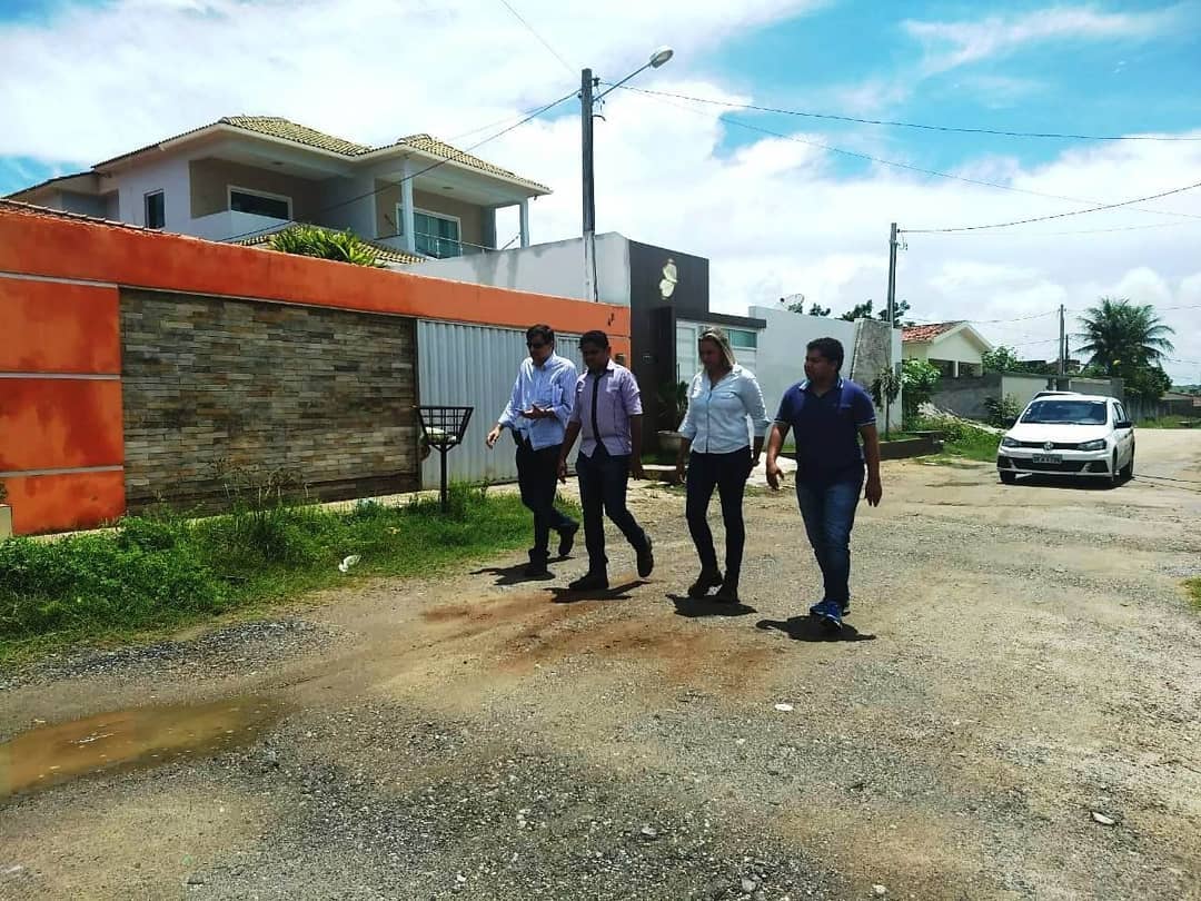 A t e n ç ã o moradores do Loteamento Luiz Saraiva!Nossa equipe de Projetos e o setor de Engenheira da Caixa Econômica Federal, já iniciaram o processo de validação do Projeto de Pavimentação do loteamento. Em breve, daremos inicio a obra que beneficiará mais de 100 famílias! #MAISDESENVOLVIMENTO#PMI #TRABALHODEVERDADE