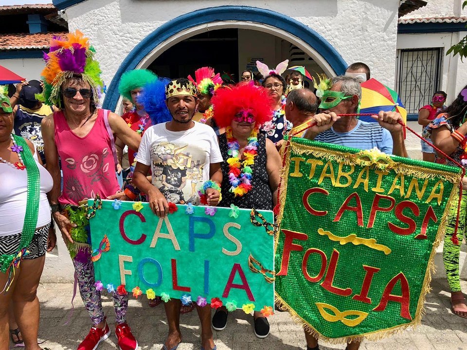 Nossos usuários já estão aproveitando o carnaval! É a Secretaria Municipal de Saúde, engajada em oferecer novas perspectiva aos usuários da saúde mental, com foco na humanização do serviço e na inserção social. Adoramos receber as fotos! #MAISSAÚDE#CAPSIITABAIANA#PMI #TRABALHODEVERDADE
