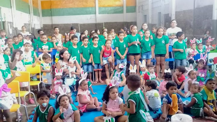 Encerrando a semana em grande estilo! Hoje, pudemos proporcionar uma sexta-feira diferente aos alunos que pertencem à rede municipal de ensino. Festejamos a Páscoa, momento de descontração e agradecimento, em um ambiente preparado com muito carinho e amor pelo corpo docente.🤳🏾 Confere os registros 🏾: FelizPáscoa#DesejoDeRenascer#RazãoDeProsperar