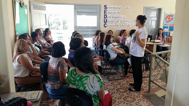 Através da Secretaria de Educação, realizamos na tarde de ontem (01), a I Reunião Pedagógica para gestores escolares. No uso da fala, a Secretária da pasta Neide Silveira, ressaltou a importância de uma gestão focada na aprendizagem, do trabalho articulado com todos os segmentos da escola, visando o melhor rendimento do protagonista da Rede Municipal de Ensino, os alunos. #SEDUC#DesejoDeRenascer#RazaoDeProsperar