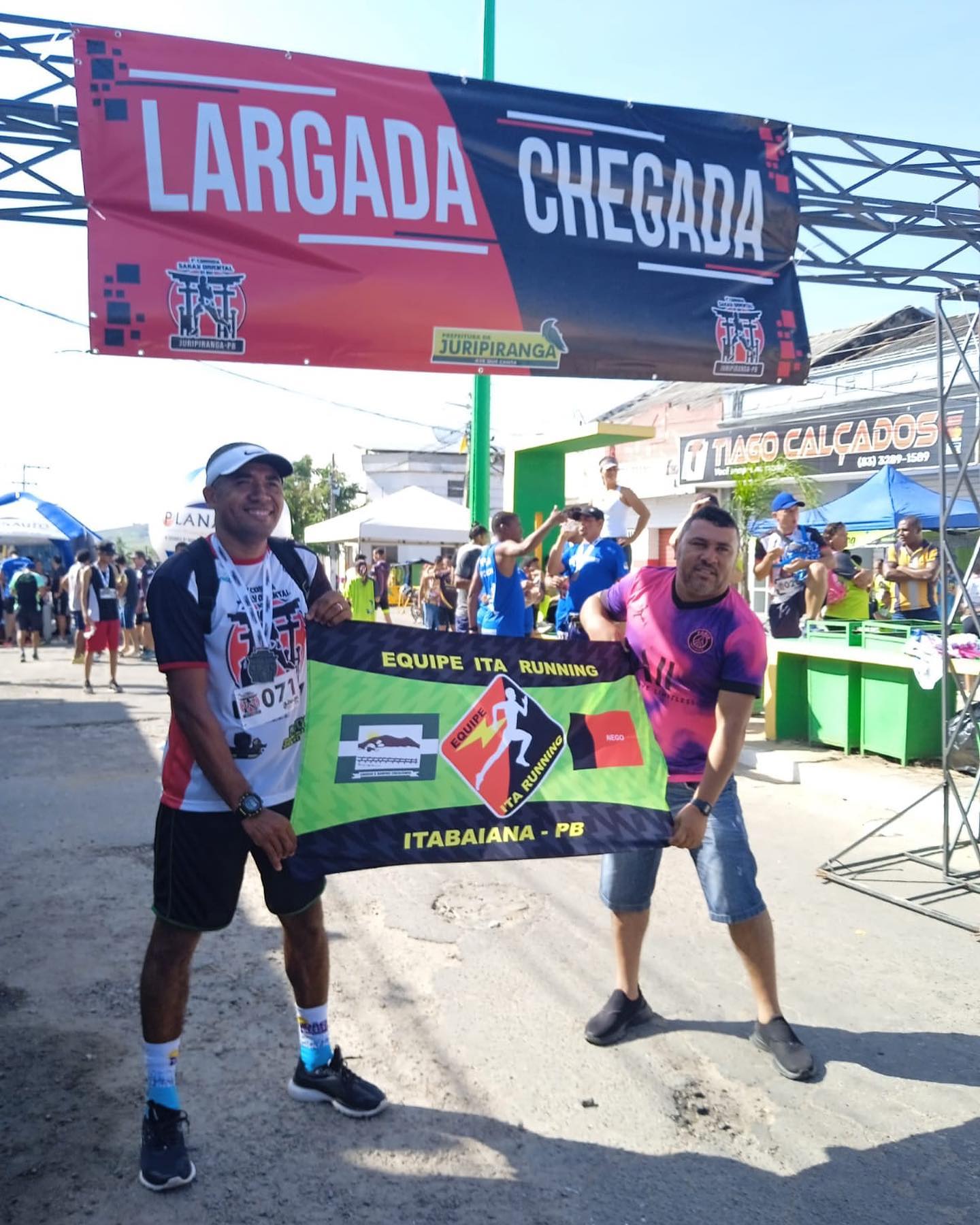 Tivemos corredores de Itabaiana neste final de semana competindo na 1° Corrida Sakay Oriental na cidade de Juripiranga-PB. ♂️O atleta Luizinho conquistou o segundo lugar categoria masculino, alcançando o tempo de 33:27, uma diferença pequena do 1° colocado 32:57. ️ O atleta agradeceu o apoio que recebe da gestão Itabaianense e dos amigos, é que venham as próximas competições..@smdhsitabaianapb #PMI #MAISTRABALHO