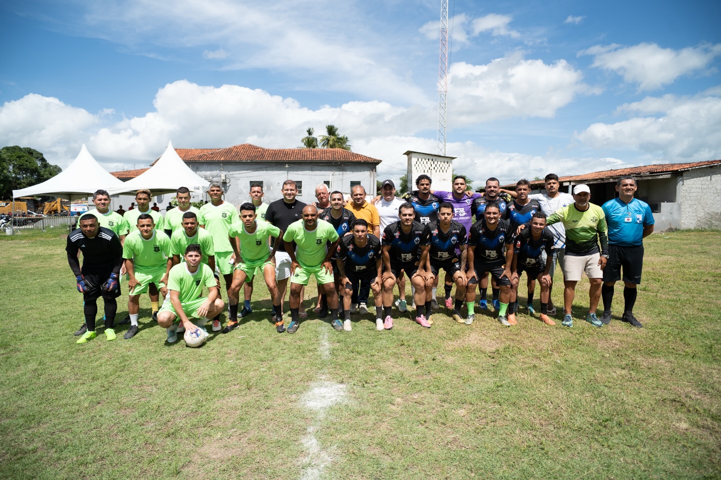 O Torneio de Futebol entre Bairros foi mais do que competição: foi um momento de celebração da união, da garra e da história do nosso povo. A cada lance, vimos a força de uma tradição que reúne gerações e valoriza quem constrói diariamente a nossa cidade.A gestão municipal reafirma, através desse evento, o compromisso com o esporte, o lazer e principalmente, com o itabaianense. ️.@semasitabaiana #CIDADEDOTRABALHO