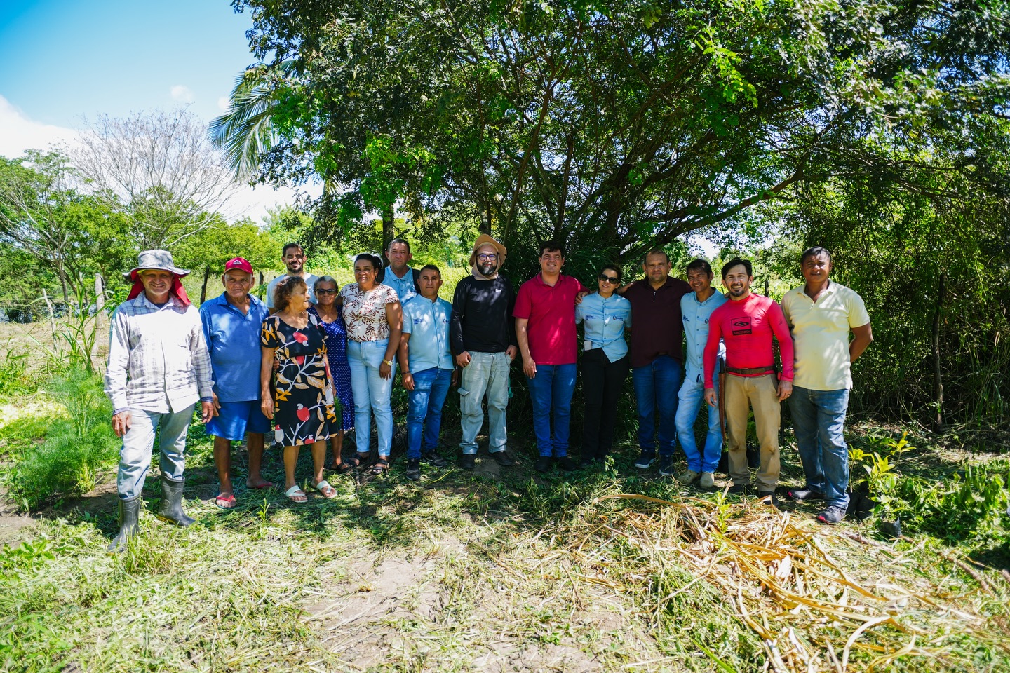 Cuidar do meio ambiente também é construir o futuro de Itabaiana! • Lançamos hoje, no Assentamento Pau-Brasil, o projeto de formação em Sistemas Agroflorestais para os nossos agricultores familiares. A ação representa um importante passo para a preservação ambiental, recuperação da vegetação nativa e fortalecimento do compromisso com o desenvolvimento sustentável do município. 🌳.@sec.agricultura_ita #CIDADEDOTRABALHO